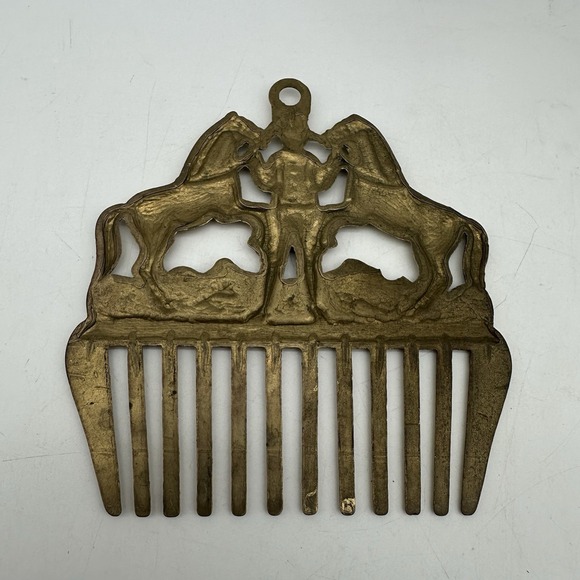 Vintage Brass Horse Comb 3D Man Holding 2 Horse Reins Wall Hanging Decor Comb 5" - Picture 5 of 5